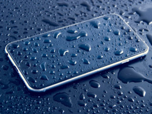iPhoneXの防水性能はどこまで大丈夫？お風呂や海で使えるの？